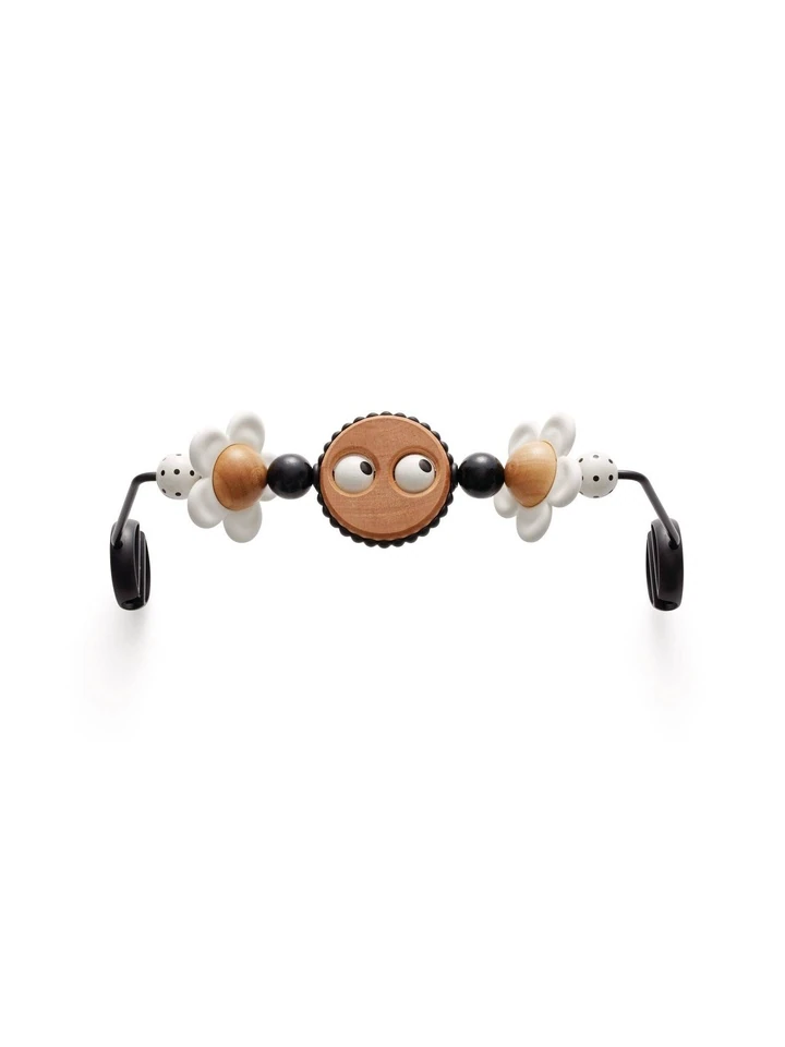zabawka-do-lezaczka-googly-eyes-black-and-white-babybjorn-1