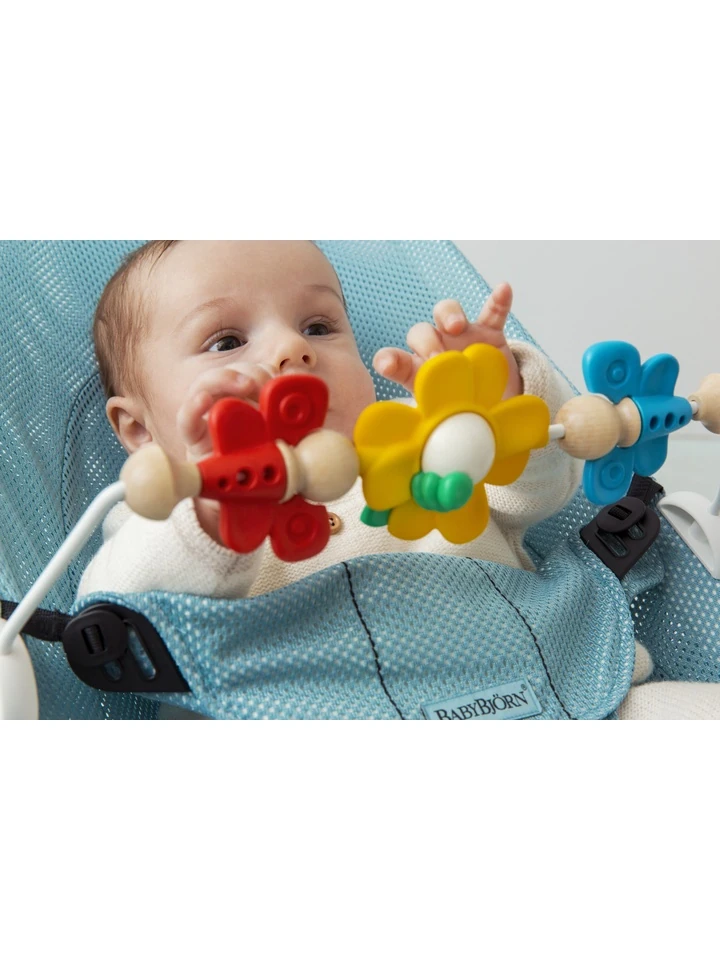 zabawka-do-lezaczka-flying-friends-babybjorn-2