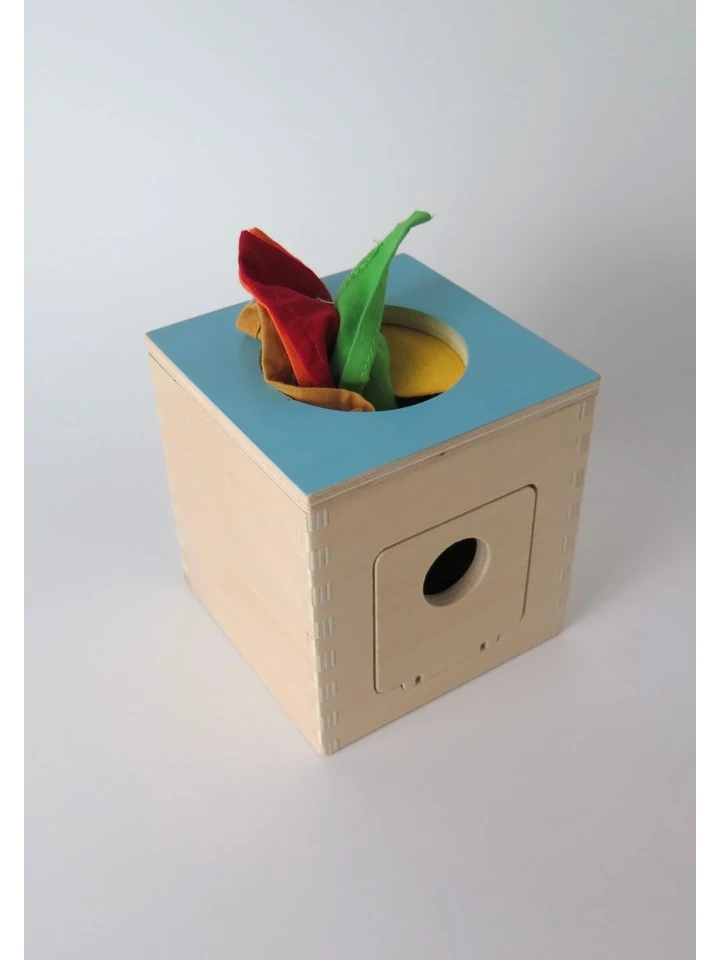 magiczne-drewniane-pudelko-kolorowe-chusteczki-tooky-toy-3