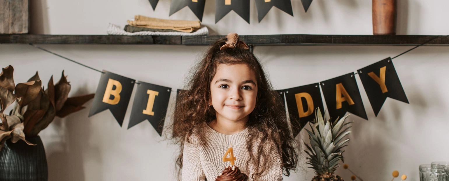 Blog-banner-urodzinowe-tradycje-dla-dzieci-pomysly-ktore-warto-wprowadzic-od-najmlodszych-lat