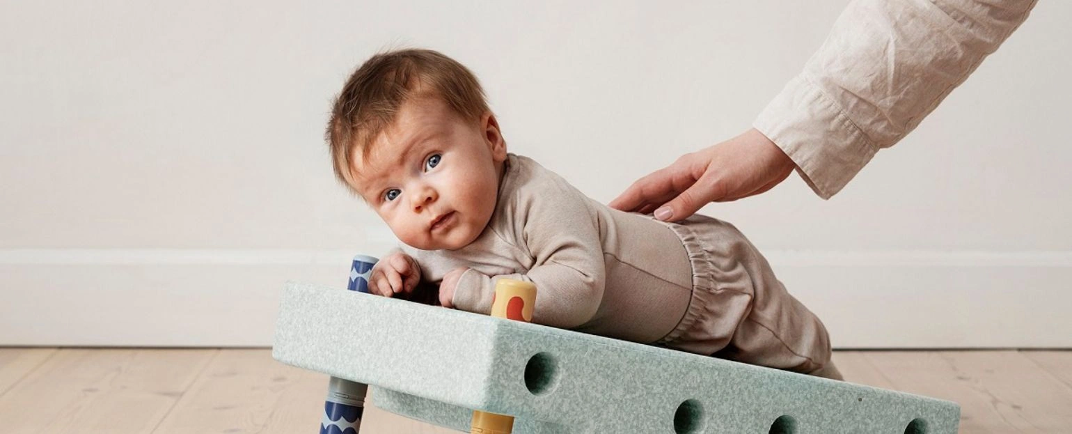 Blog-banner-klocki-modu-z-niemowleciem-pomysly-na-zabawy-i-cwiczenia-wspierajace-rozwoj