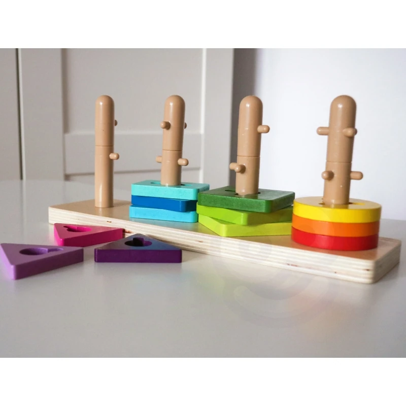 tooky-toy-sorter-ksztaltow-z-kolorowymi-blokami-montessori