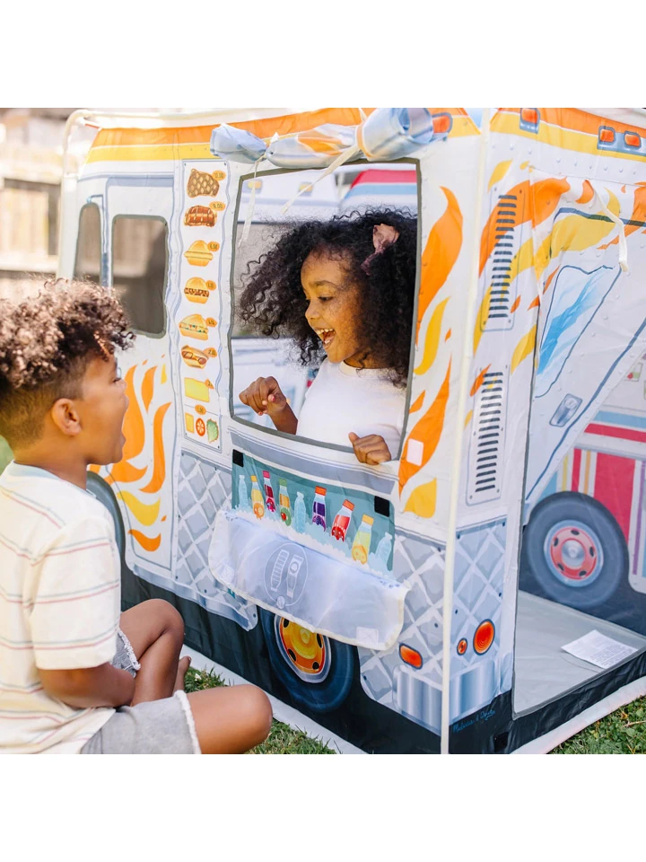 namiot-dla-dzieci-food-truck-melissa-and-doug-lifestyle