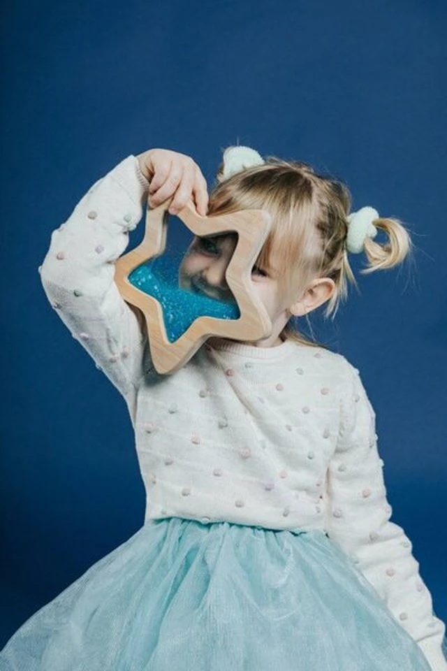 sensoryczna-gwiazda-swiecaca-w-ciemnosci-petit-boum-4